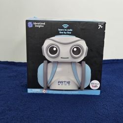 Educational Insights Artie 3000 coding robot