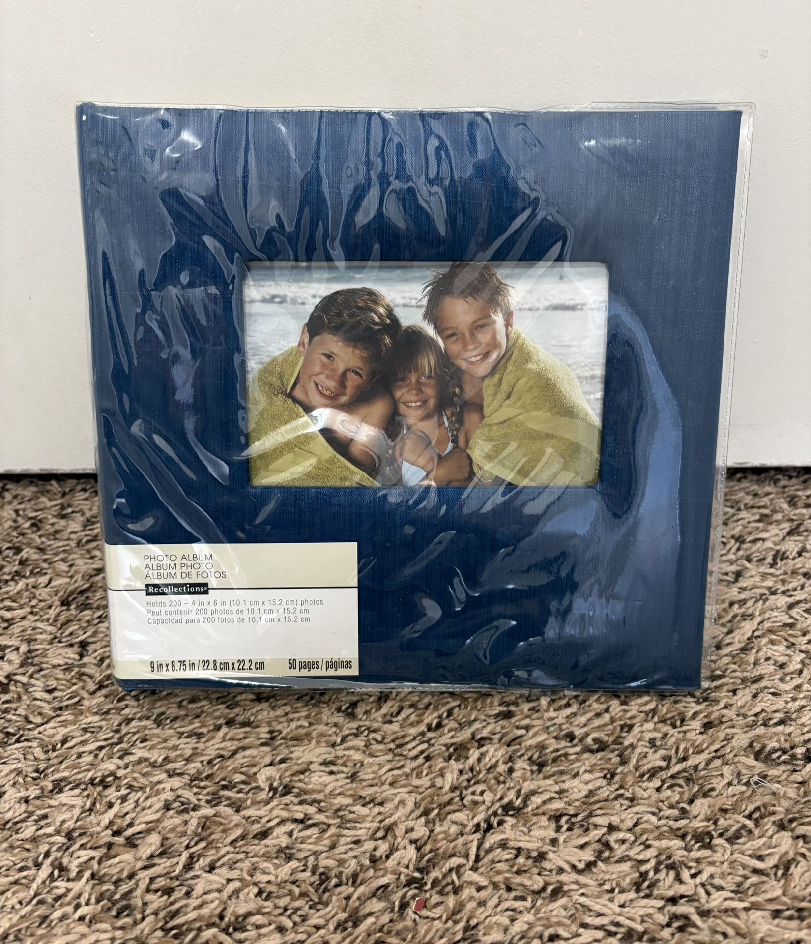 New photo album - hold 200 4x6 photos 