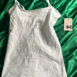 XS Kohl’s White Tank top with built in bra