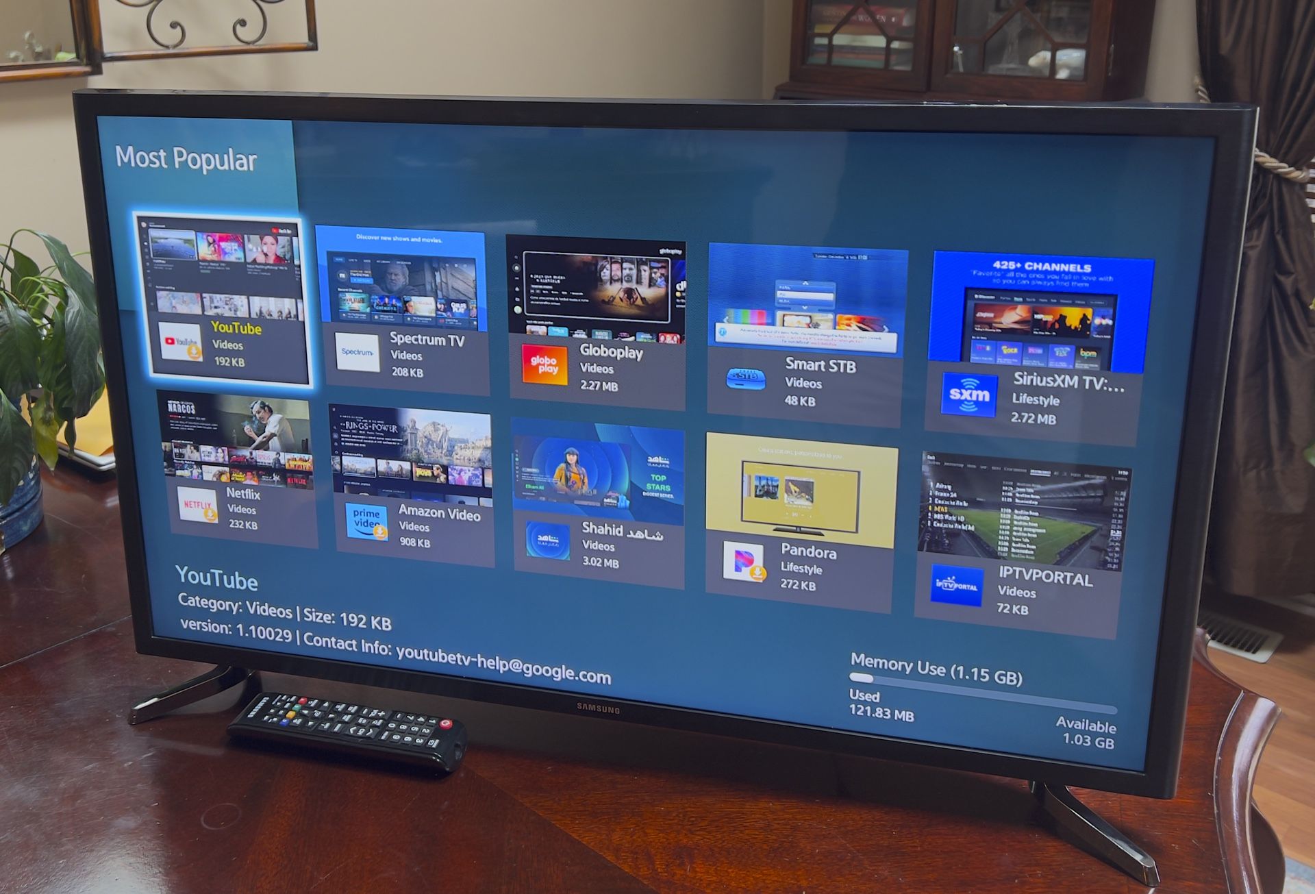 Samsung 4K UHD TV 32in