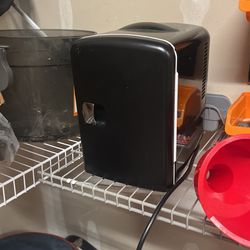 Mini Personal Fridge Drink Cooler Like New 