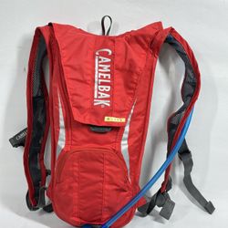 #2672 Camelbak Classic Bike Hydration Pack 70oz Red