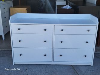DRESSER