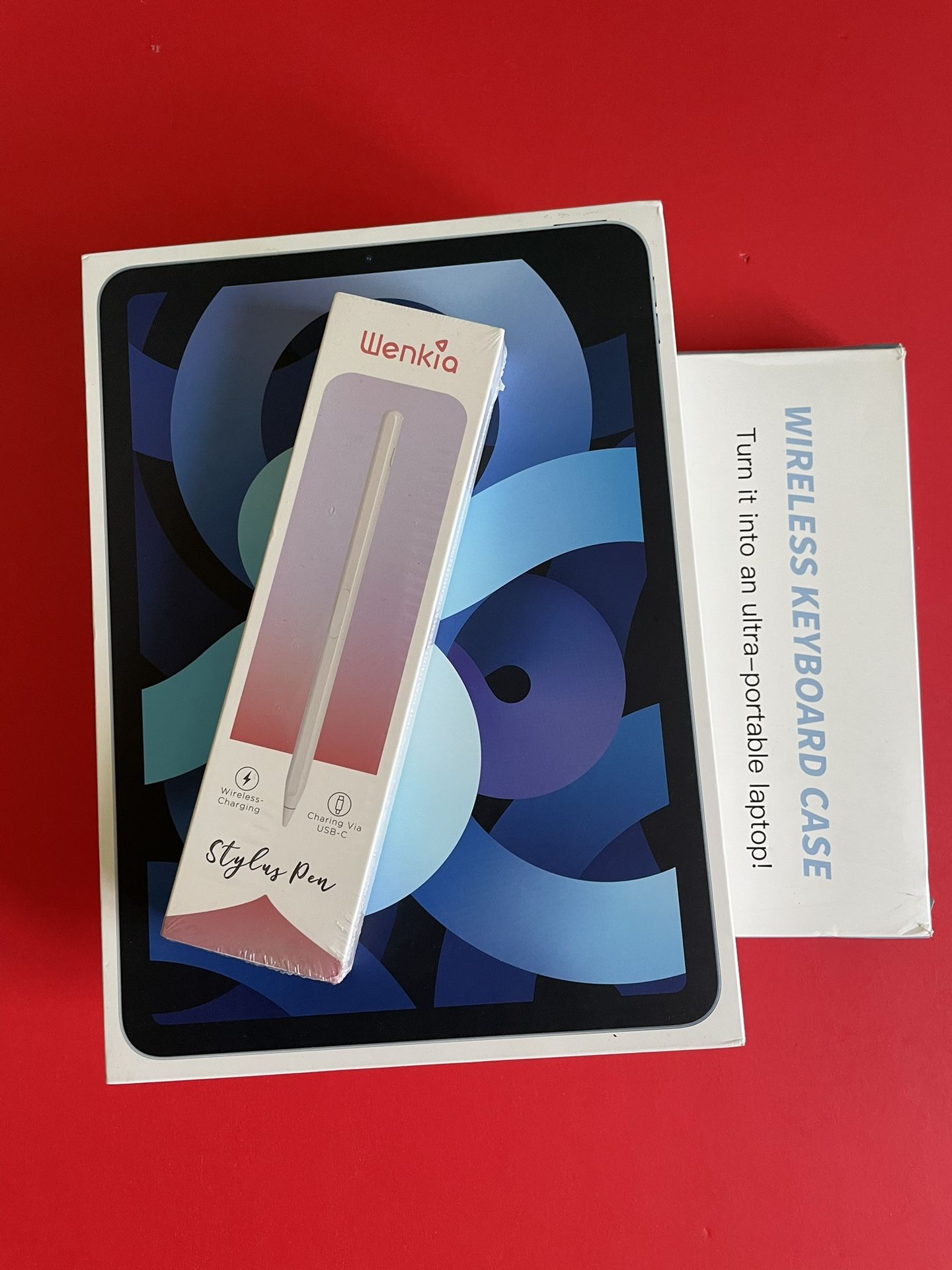 Apple iPad Air 4th Generation 64GB with Box, Pencil, keyboard case