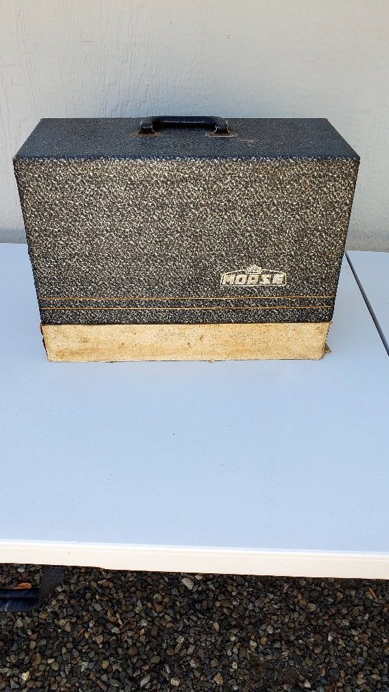 Singer Sewing Machine In Carry Box