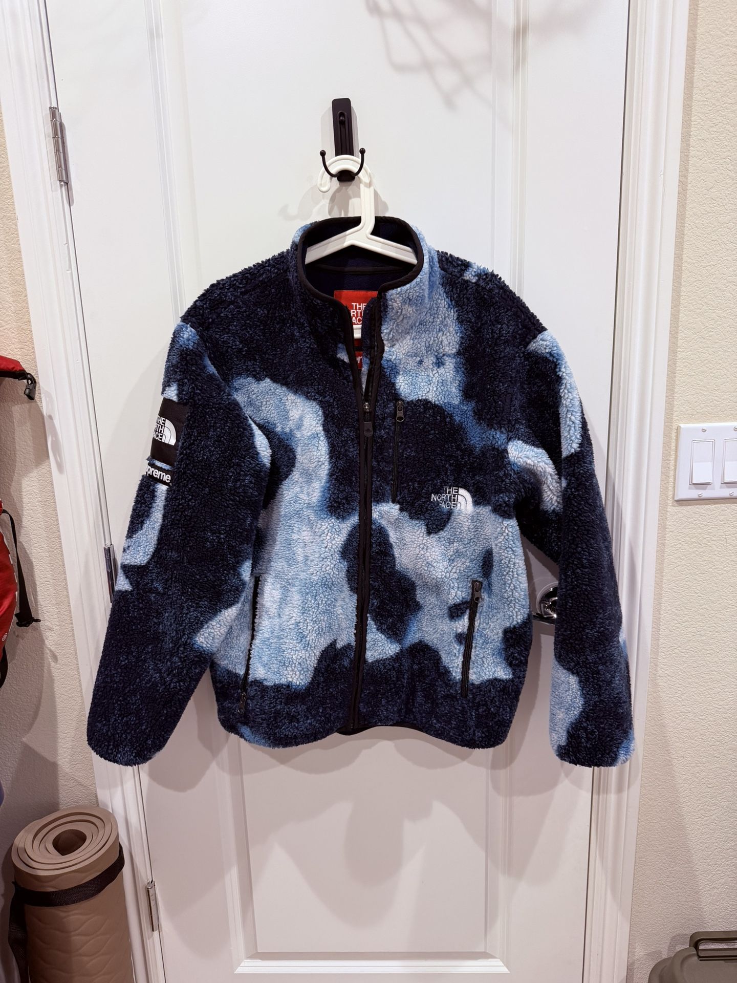Supreme x The North Face Bleached Denim Print Fleece Jacket Indigo Size M