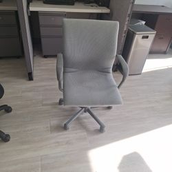 Pre-Owned Office Chairs