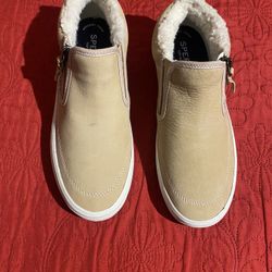 Sperry Women's Crest Lug Side Zip Sneakers in Beige Size 6