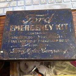Vintage Board Company Emergency Kit