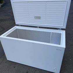 14 Cubic Deep Chest Freezer Free Local Delivery/30 Day Warranty