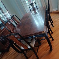 stately dining room table w/ 6 chairs