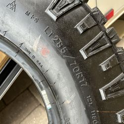 Brand New Truck Tires 285/70R/17