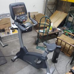 Cybex 625C Upright Bike w/E3 Console LOCAL DELIVERY AVAILABLE 
