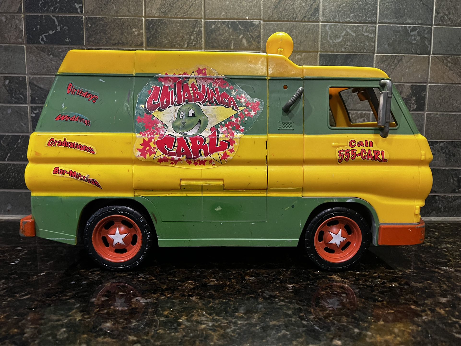 TMNT Cowabunga Carl Pizza Van - Ninja Turtles 2006 Playmates party wagon vehicle
