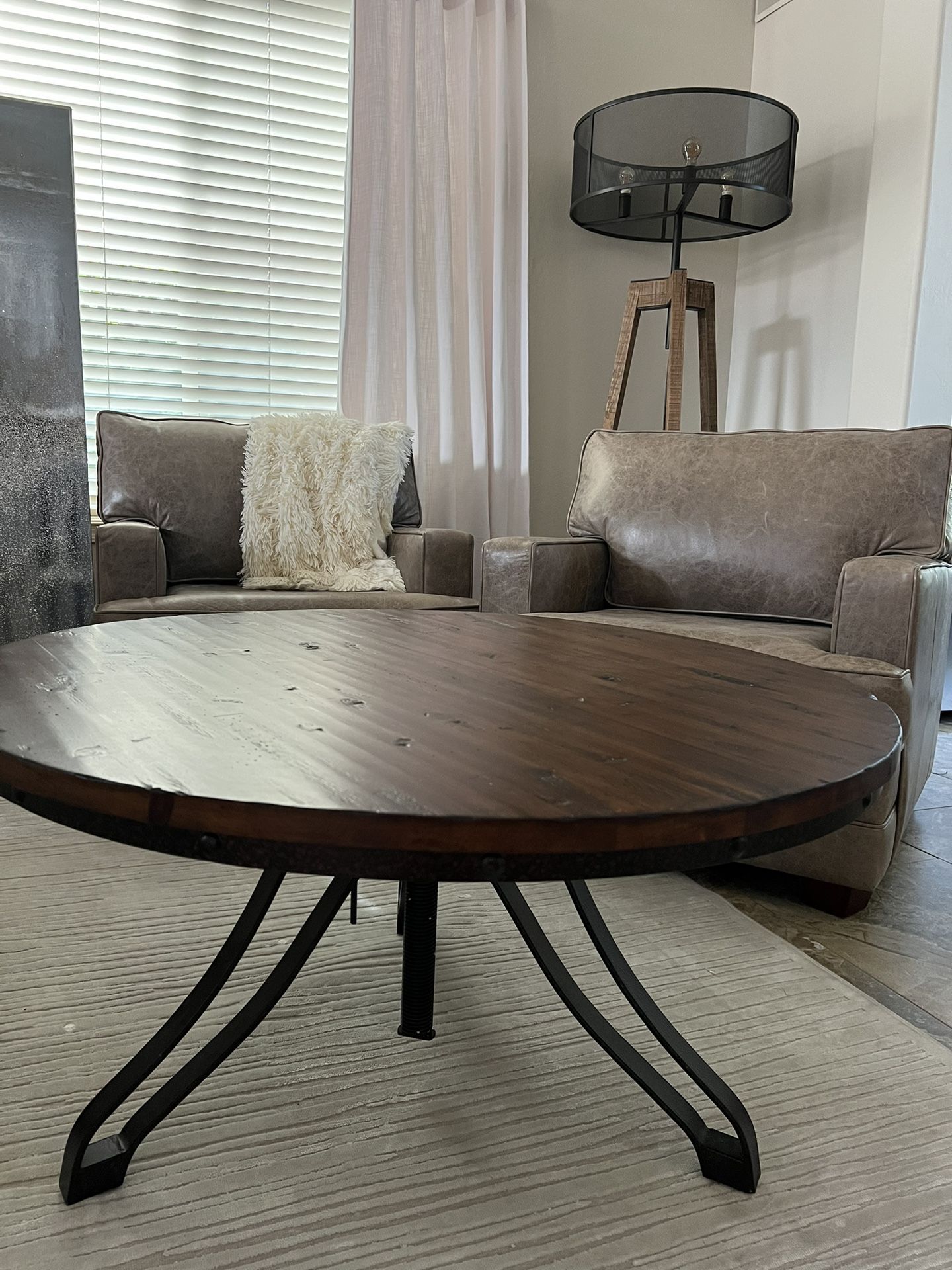 Round Cocktail Table