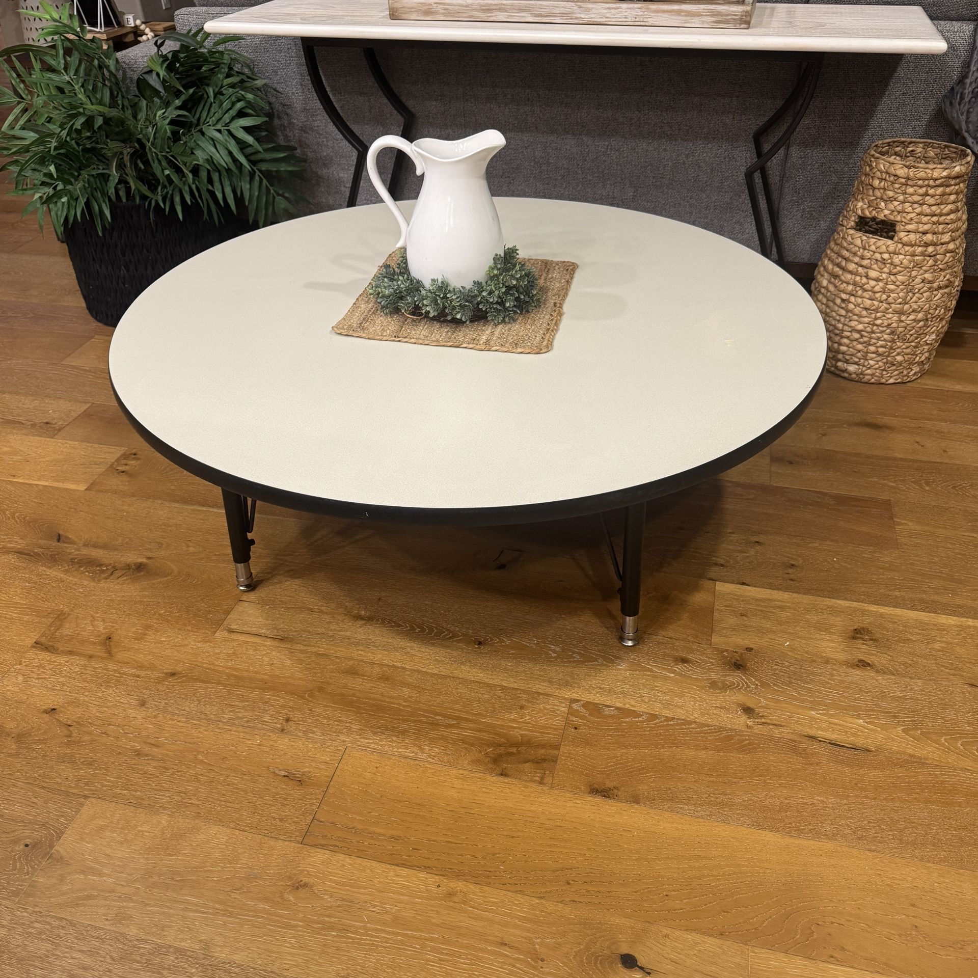 Flash Furniture Wren 48'' Round Children's Activity Table - Adjustable 16.25"-25.25