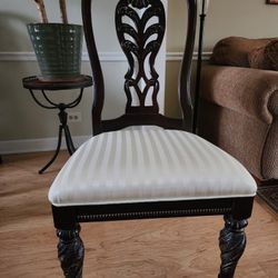 Dining Room Chairs 