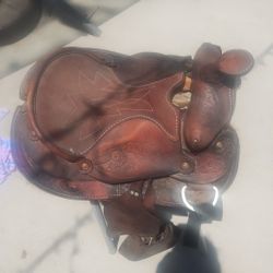 Saddle 