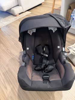 NUNA PIPA CAR SEAT