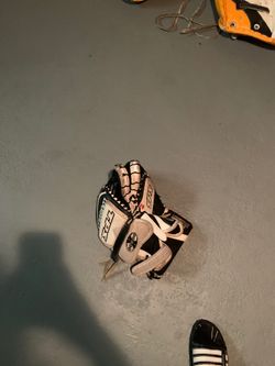 TPS goalie glove