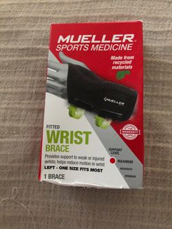 Mueller Sports Medicine Fitted Wrist Brace