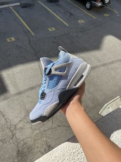 Jordan 4 Unc