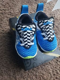 Nike Air Lebron xvii size 5c brand new with box