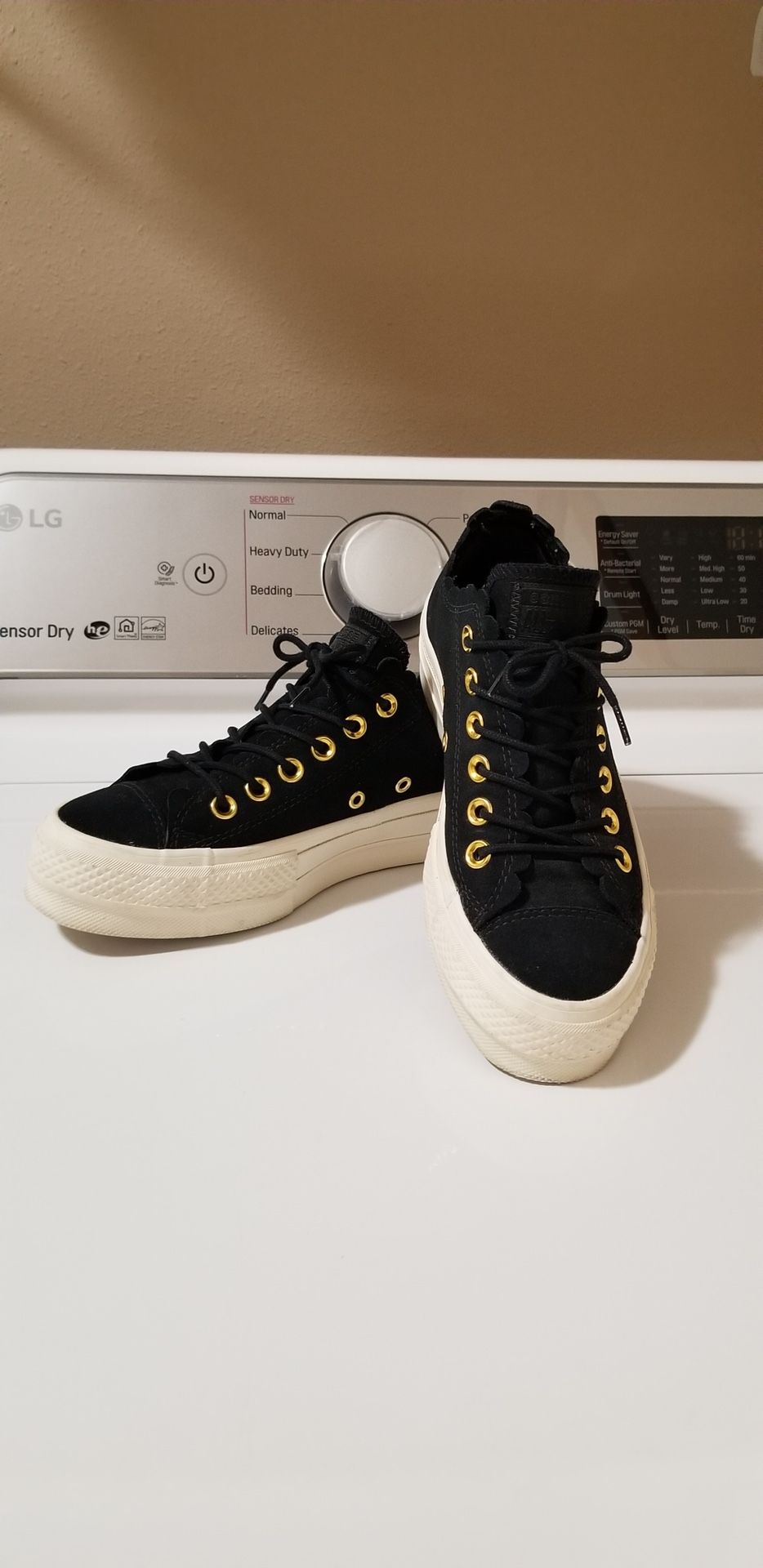 Converse All Star Platform Black W/gold Size 6