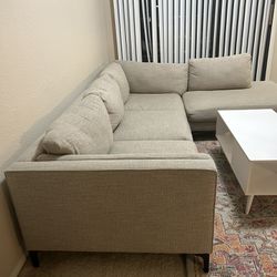 Sectional Couch- Excellent Condition