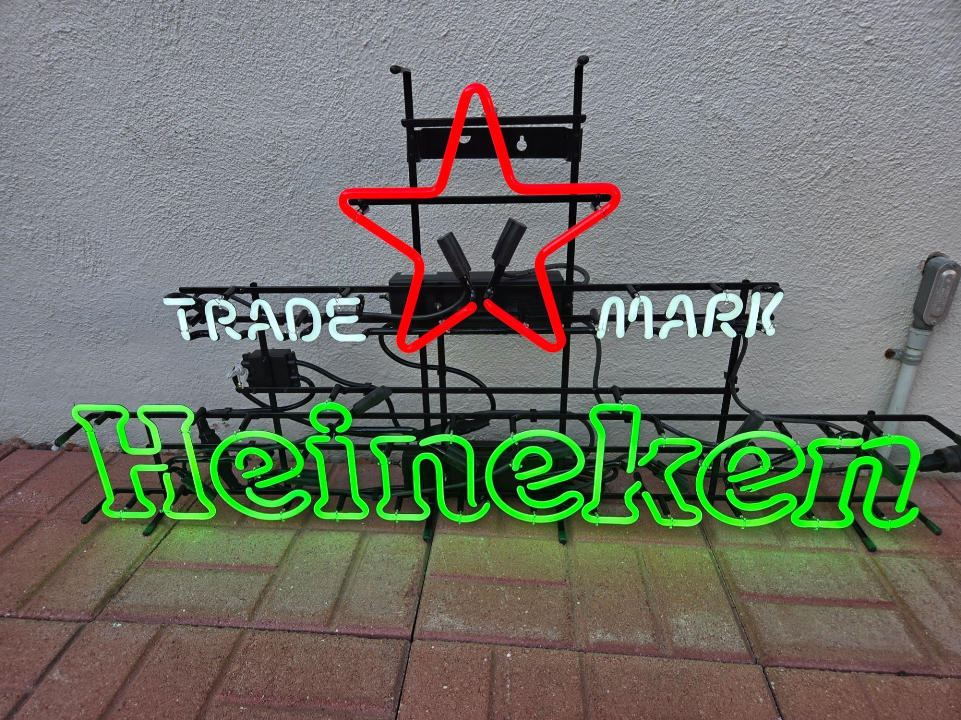 Neon light ( Heineken)