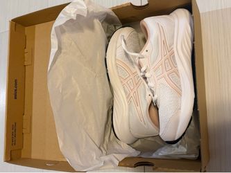Brand New Girls volleyball shoes  kids