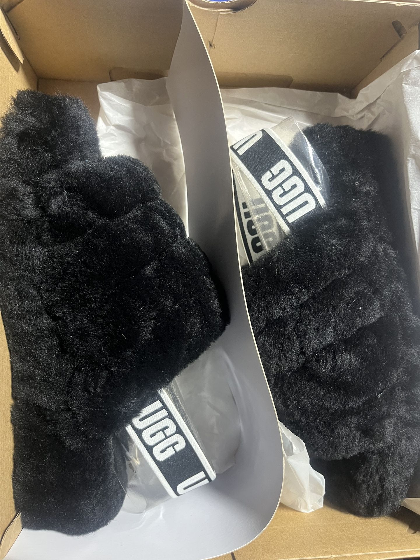 UGG Black Fur Women’s Sandal/Slide