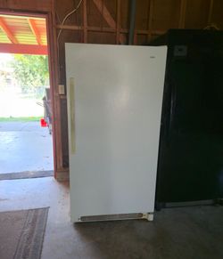 Storage refrigerator
