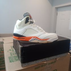 Selling My J's Number5's Size 9 Or 9 1/2  , Mint Condition For $ 150 , Cash & Pick~ Up Only !!!!