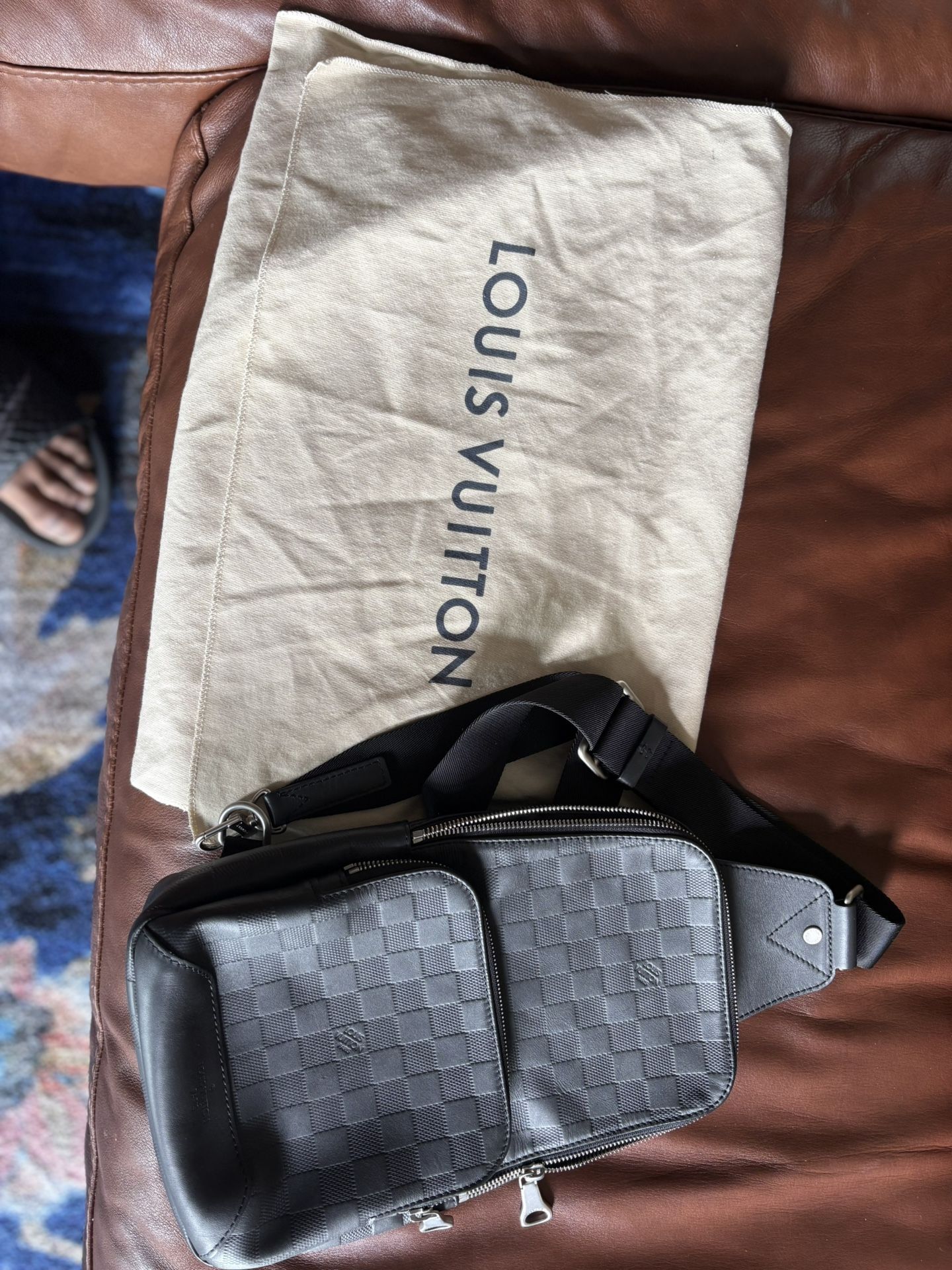Louis Vuitton Sling (100% REAL)