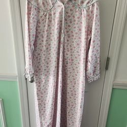 Vintage Modest Dreamy Details Collared Floral Flannel Night Gown Size Small 