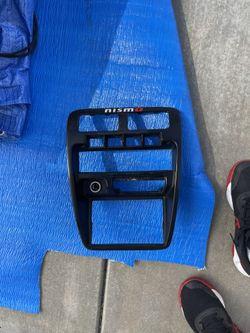 MIDDLE CONSOLE FOR RAFIO AND A/C FOR 86-97  NISSAN D21