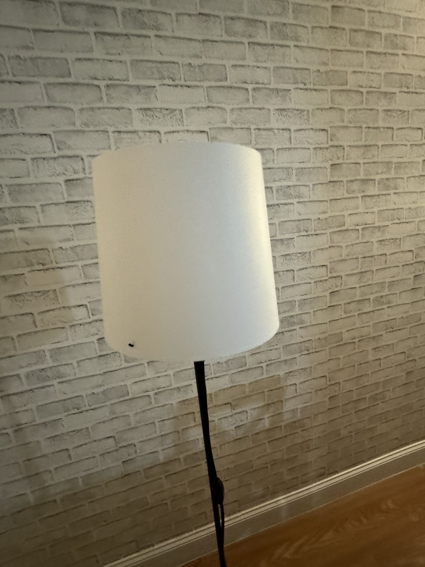 Floor lamp, black/white, 59 "