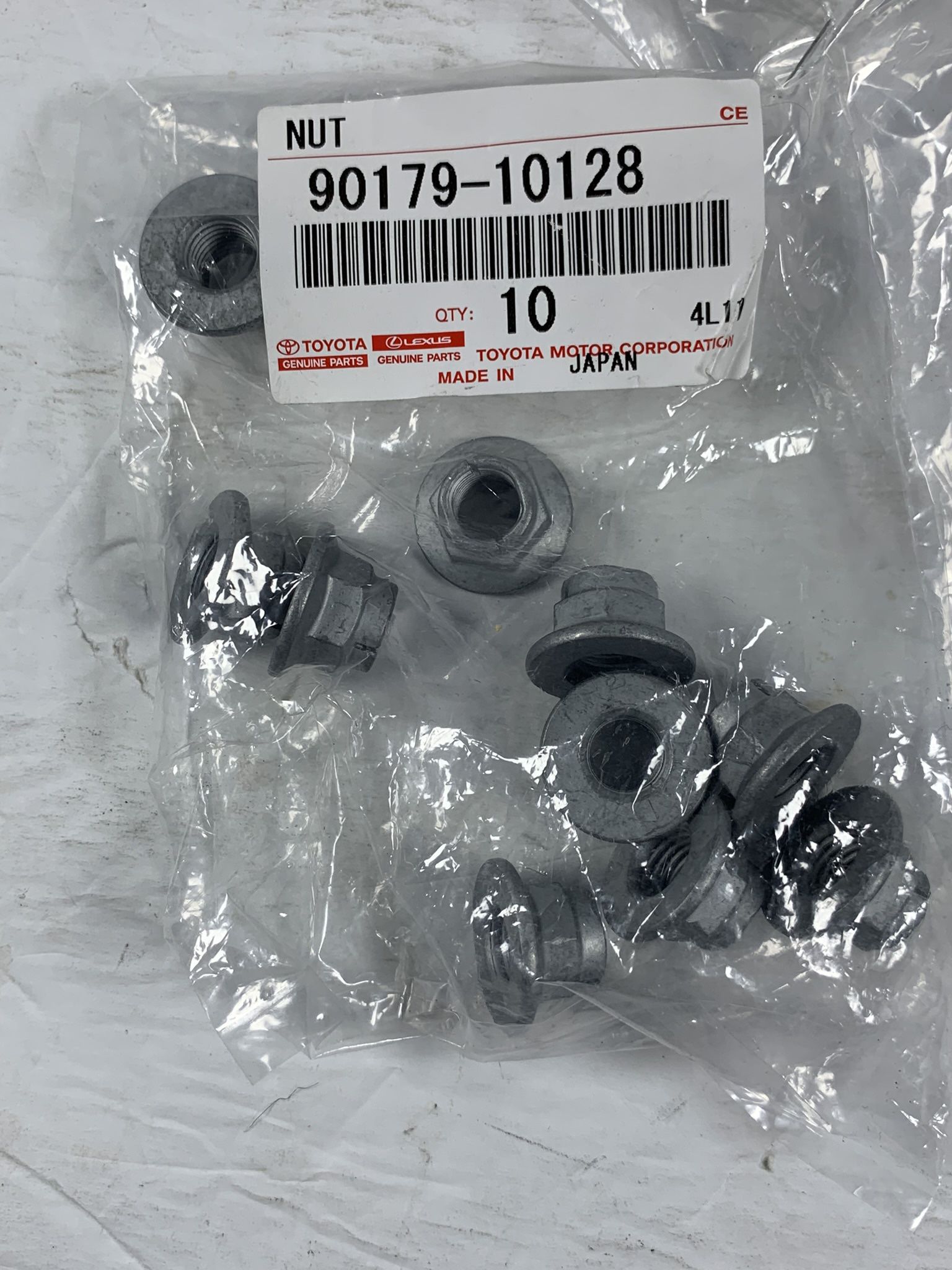 90179-10128 OEM Toyota MANIFOLD NUTs
