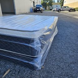 BRAND NEW PILLOW TOP MATTRESSES ✅
COLCHONES NUEVOS PILLOW TOP 💯‼️
QUEEN SIZE $150 ❌ $210 With Box Spring
FULL SIZE $140❌ $200With Box Spring💥
T