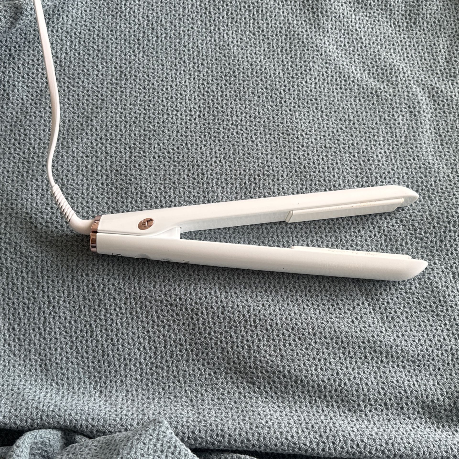 T3 Hair Straightener