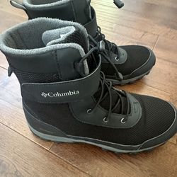 Columbia  boots Size 7