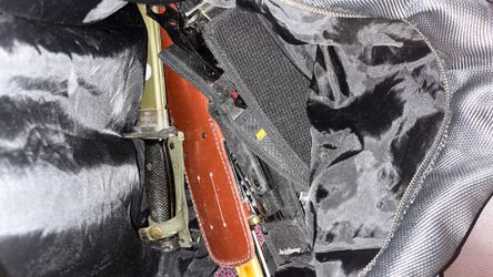 Assorted knives