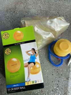 Gold's Gym 55 cm Anti-burst Body Ball with Air Pump