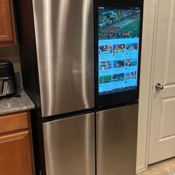 Samsung Bespoke 23 cu. ft. Counter Depth 4-Door Flex French Door Refrigerator in Stainless Steel with Charcoal Family Hub+ 💥NEWEST FAMILY HUB MODEL💥