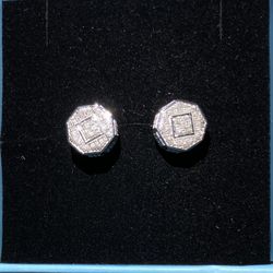 1/10 CTW DIAMOND 925 STERLING SILVER EARRING