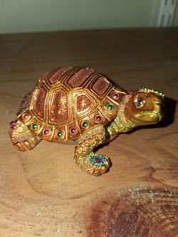 VINTAGE GOLD EMAMEL TURTLE WITH  COLORED STONES RARE