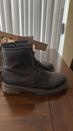 Dr Martens size 5 women