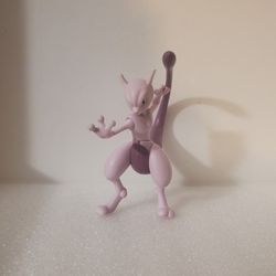 Jazwares Pokemon 4.5 in Battle Feature Action Figure Mewtwo (Figure only) Toy