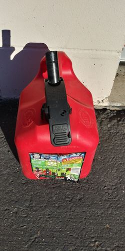 A,2-GALLONS GAS CAN